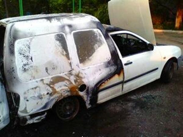 Новина В Кировограде вспыхнула машина Ранкове місто. Кропивницький
