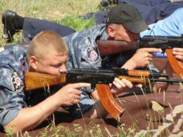 Новина Работники УМВД в области cтреляли из автомата Калашникова Ранкове місто. Кропивницький