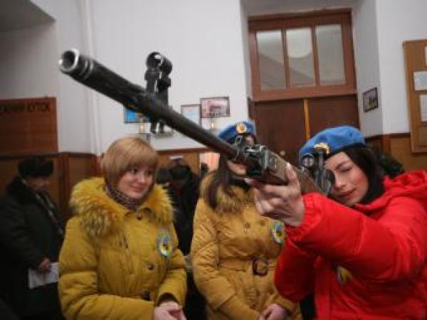 Новина Кировоградские леди превратились в солдат Ранкове місто. Кропивницький