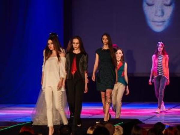 Новина В Кропивницком прошел Международный конкурс дизайнеров Fashion show Ранкове місто. Кропивницький