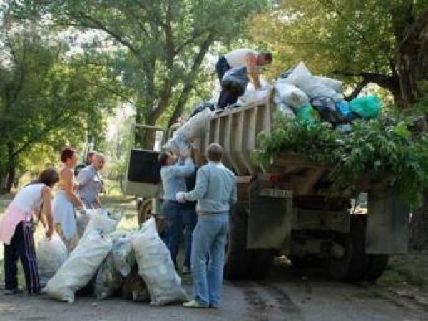 Новина Отныне уборкой кладбища кировоградцы могут искупить админнарушения Ранкове місто. Кропивницький