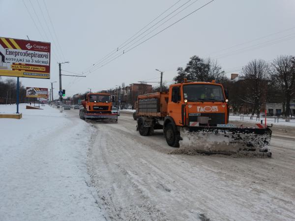 Новина У Кропивницькому снігоочисна техніка розгрібає сніг повним ходом (ФОТО) Ранкове місто. Кропивницький