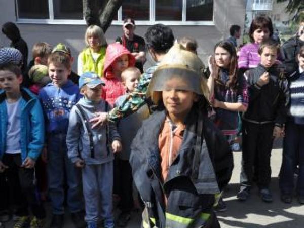 Новина В Кіровоградській області до діток з особливостями завітали рятувальники Ранкове місто. Кропивницький