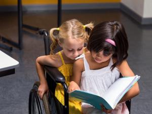 Стаття Як навчити сина чи доньку спілкуватися з дітьми, що мають інвалідність Ранкове місто. Кропивницький