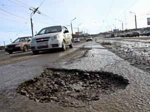 Новина Кропивницькі комунальники придбали 10 тонн холодного асфальту для ремонту метрових ям Ранкове місто. Кропивницький