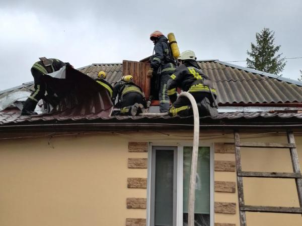 Новина У Созонівці спалахнула покрівля житлового будинку Ранкове місто. Кропивницький