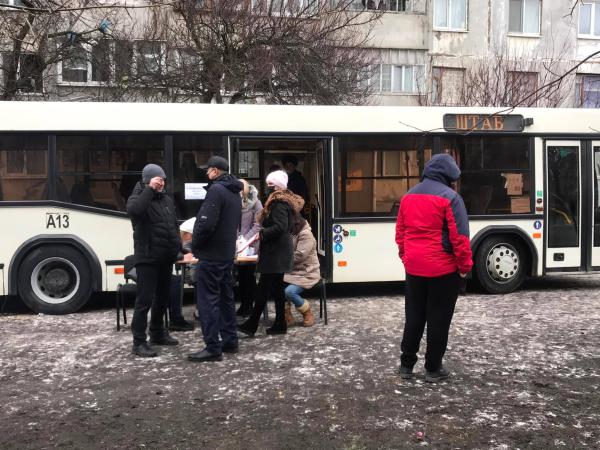 Новина Кропивницький: Біля дев’ятиповерхівки, де стався вибух, розпочав роботу штаб міського голови Ранкове місто. Кропивницький