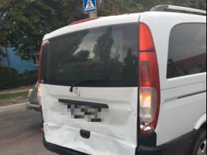 Новина У Кропивницькому зіткнулися Mercedes Vito і Mercedes Sprinter (ФОТО) Ранкове місто. Кропивницький