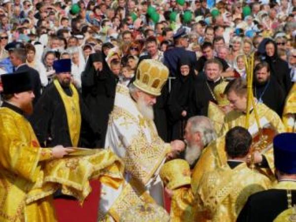 Новина Московский Патриарх провел литургию на центральной площади Луганска Ранкове місто. Кропивницький