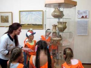 Новина «Совенята» відвідали виставковий проект у Кіровоградському художньому музеї Ранкове місто. Кропивницький