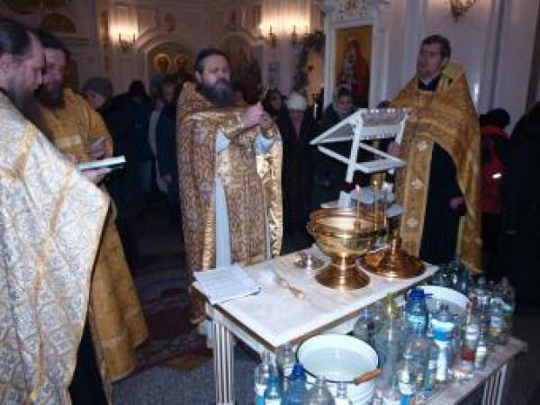 Новина Православні християни молитовно вшановують Ксенію Петербурзьку Ранкове місто. Кропивницький