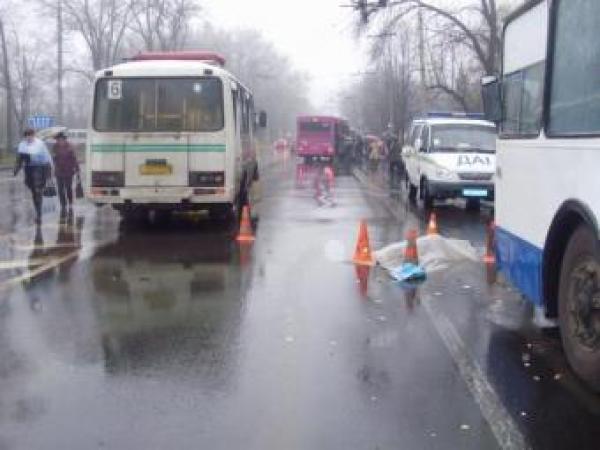 Новина В Донецке на пр. Ильича под колесами автобуса погибла женщина Ранкове місто. Кропивницький