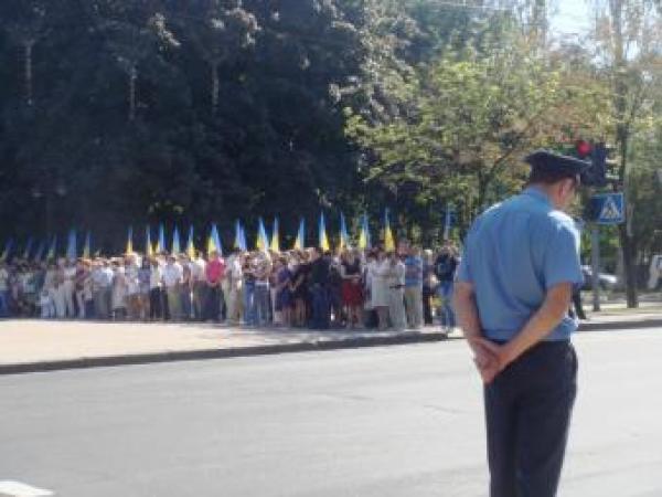 Новина Донецк ждет Януковича. Правоохранители отсылают всех налево Ранкове місто. Кропивницький