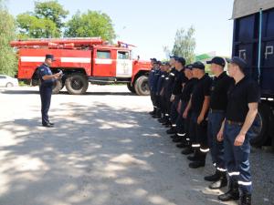 Новина Рятувальники Кіровоградщини вирушили гасити пожежу лісу на Херсонщині Ранкове місто. Кропивницький