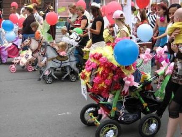 Новина Мамы с колясками выйдут на Парад Ранкове місто. Кропивницький