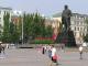 В центре Донецка моют памятник Ленину
