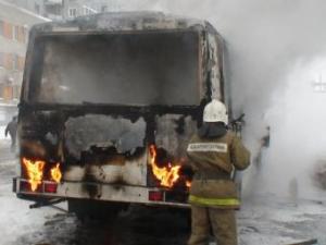 Новина На мариупольской трассе сгорел рейсовый автобус Ранкове місто. Кропивницький