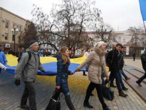 Новина Голова ОДА Сергій Кузьменко вітає кропивничан з Днем Гідності (фото) Ранкове місто. Кропивницький