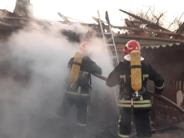 Новина Кіровоградщина: У селі Могутнє зайнявся дах приватного будинку Ранкове місто. Кропивницький