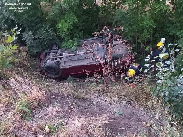 Новина Недотримання безпечної швидкості руху призвело до ДТП з перекиданням автівки Ранкове місто. Кропивницький