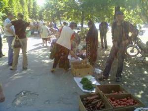 Новина Почему в Кировограде не могут справиться со стихийными рынками? Ранкове місто. Кропивницький