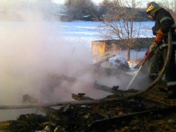 Новина В Устинівському районі згорів гараж Ранкове місто. Кропивницький