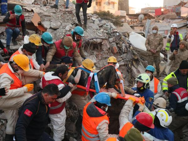 Новина Українські рятувальники знайшли під завалами в Туреччині живу жінку Ранкове місто. Кропивницький