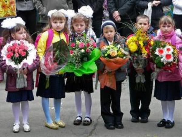 Новина Воспитанница интерната упала в голодный обморок прямо на школьной линейке Ранкове місто. Кропивницький