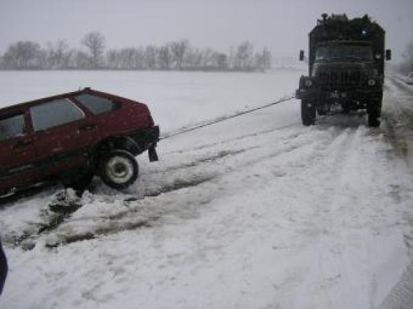 Новина По області рятувальники витягували з кюветів автівки Ранкове місто. Кропивницький