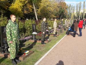 Новина Полеглих за мир в Україні вшанували на Алеї почесних поховань (ФОТО) Ранкове місто. Кропивницький