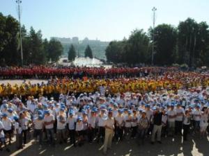 Новина Мэр Донецка показал молодежи, как надо забивать голы Ранкове місто. Кропивницький