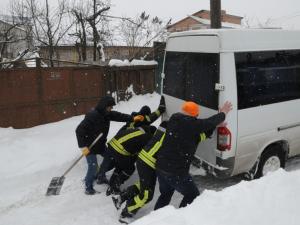 Новина Еменесники врятували більше трьохсот громадян на засніжених дорогах Кіровоградщини (ФОТО) Ранкове місто. Кропивницький