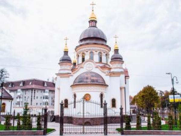 Новина Духовенство соборного храму вітають кропивничан з різдвяними святами Ранкове місто. Кропивницький