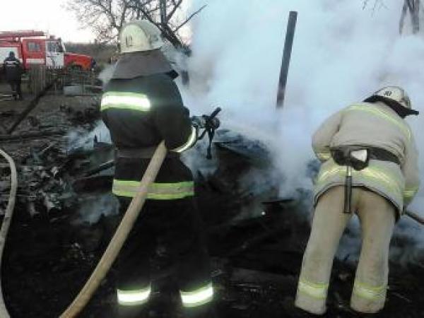 Новина На Олександрійщині рятувальники загасили пожежу сарая Ранкове місто. Кропивницький