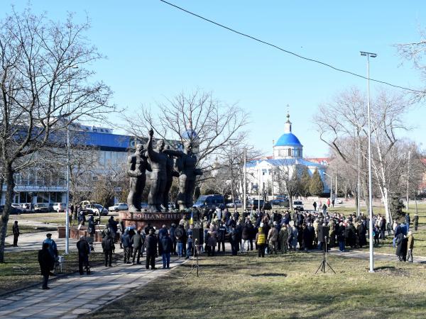 Новина У Кропивницькому вшанували полеглих учасників військових конфліктів Ранкове місто. Кропивницький