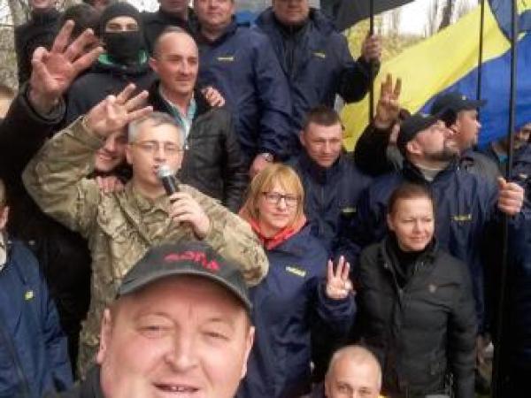 Новина Націоналісти Кіровоградщини знесли останній пам’ятник вождю Ранкове місто. Кропивницький