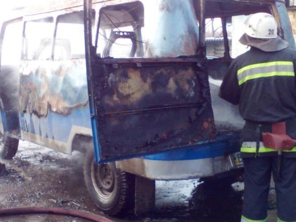 Новина На Кіровоградщині біля приватного будинку запалав автомобіль Ранкове місто. Кропивницький