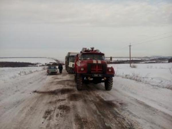 Новина На Кіровоградщині рятувальники 17 разів визволяли автівки зі снігових заметів Ранкове місто. Кропивницький