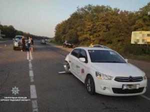 Новина Учора у Кропивницькому через пішохода зіткнулися дві автівки (ФОТО) Ранкове місто. Кропивницький