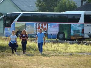 Новина «Время строить»: дом мечты для многодетной семьи, которая живет на улице и готовит еду на костре Ранкове місто. Кропивницький