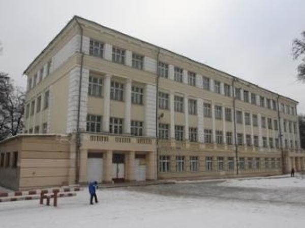 Новина Донецкую школу №2 пока не закрывают, но лишают статуса спецшколы Ранкове місто. Кропивницький