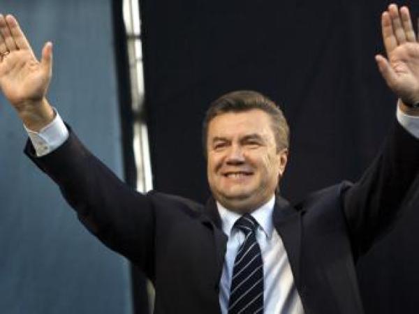 Новина Ларин и Ковальчук завтра поздравят Януковича с Днем рождения Ранкове місто. Кропивницький
