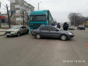 Новина На Попова сталася ДТП за участі трьох автівок Ранкове місто. Кропивницький