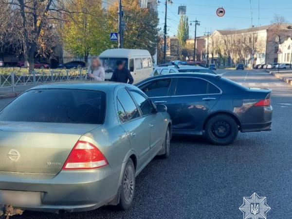 Новина Недотримання правил маневрування призвело до ДТП у центрі міста Ранкове місто. Кропивницький