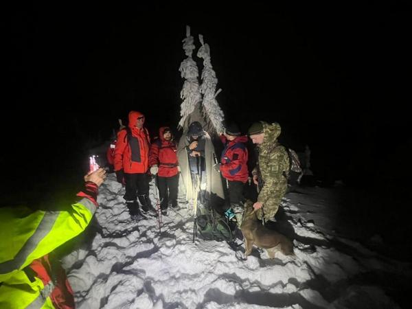 Новина На Закарпатті прикордонники з рятувальниками шукали у горах жителя Дніпра, який намагався порушити кордон Ранкове місто. Кропивницький