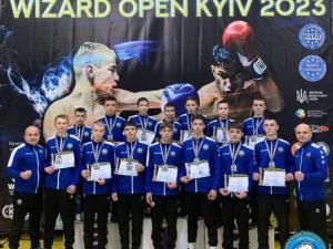 Новина 14 нагород вибороли олександрійські спортсмени на Всеукраїнському турнірі з кікбоксингу Ранкове місто. Кропивницький