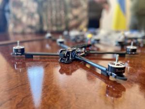 Новина Напередодні Дня добровольця передав чергову партію FPV-дронів бійцям 28-ї бригади. Ранкове місто. Кропивницький