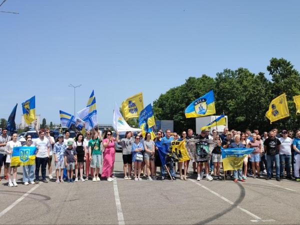 Новина «Поки ти п’єш каву — їх катують» Ранкове місто. Кропивницький