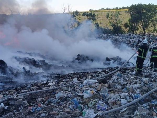 Новина Кіровоградщина: за добу рятувальники ліквідували чотирнадцять пожеж на відкритих територіях Ранкове місто. Кропивницький