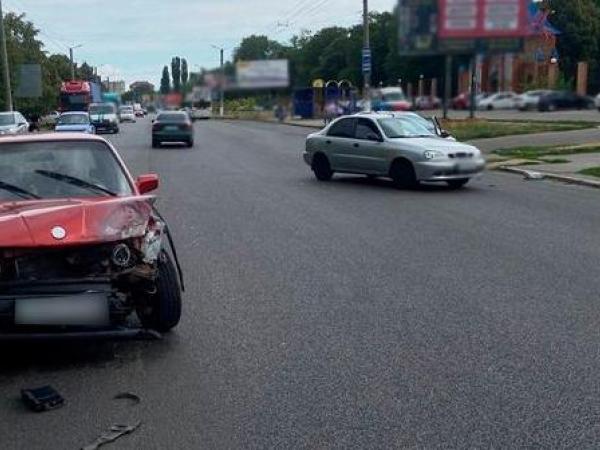 Новина Патрульні склали протокол на водія, який спричинив ДТП за участі двох автівок Ранкове місто. Кропивницький